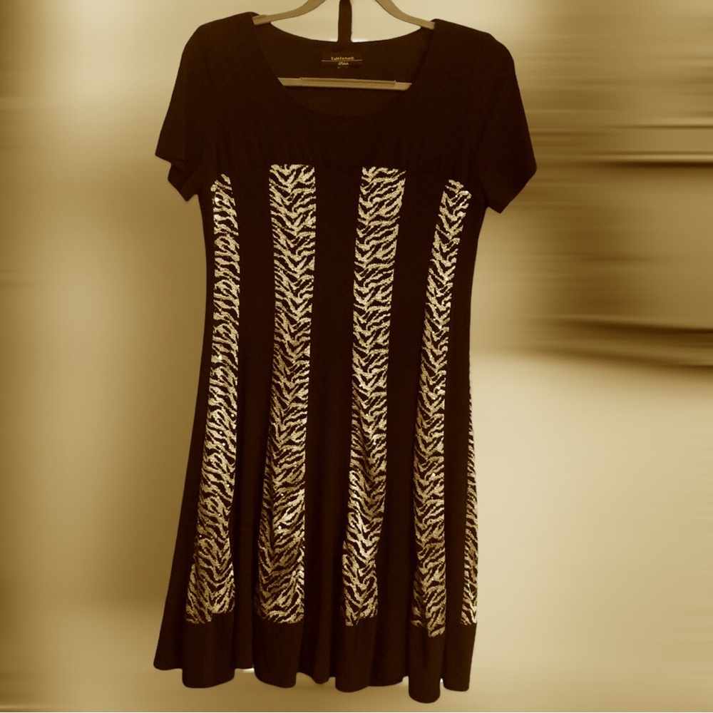 R&M Richards Petite Black & Gold Flared Dress With With Pretty Glittery Sequins